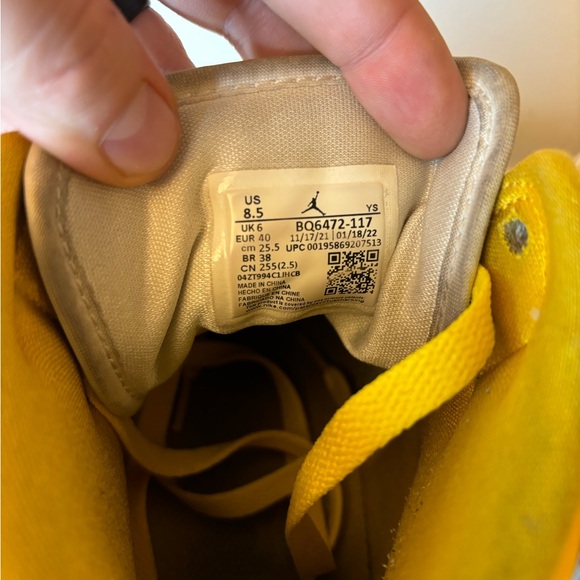 Nike Air Jordan 1 Mid White University Gold Yellow Size Women’s 8.5 New Laces - Picture 13 of 16